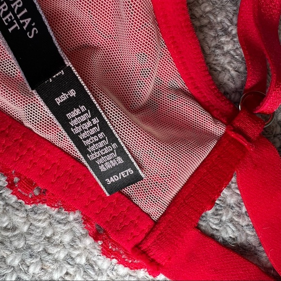 Victoria’s Secret push up bra - Picture 7 of 9